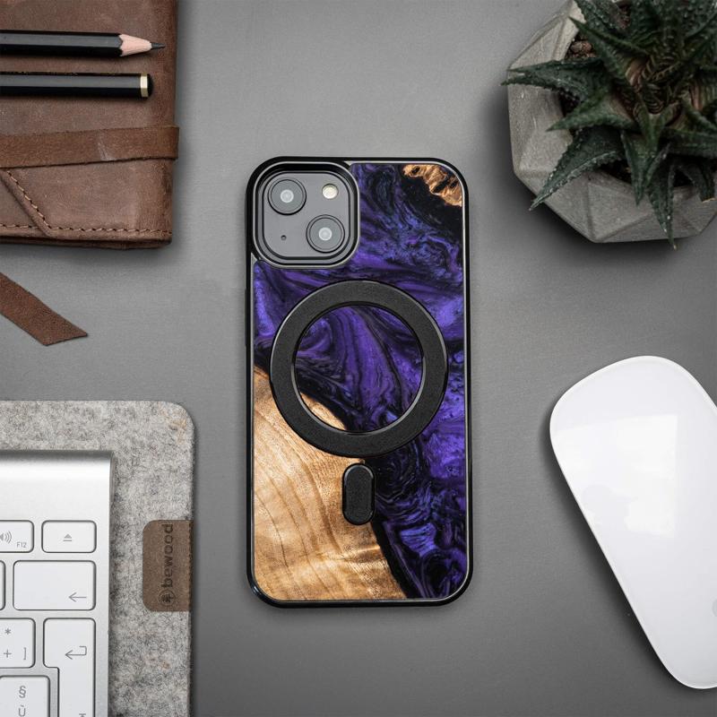 Bewood® Unique Violet Wood and Resin MagSafe Case (iPhone 15) purple